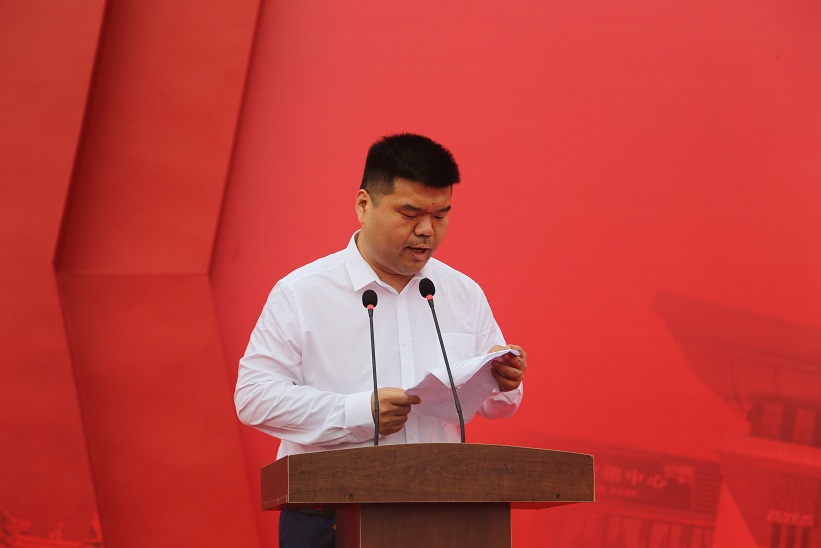 开元官方网页版总经理、安国市中药协会会长李龙受邀出席安国市中药材批发交易市场开业庆典并作致辞